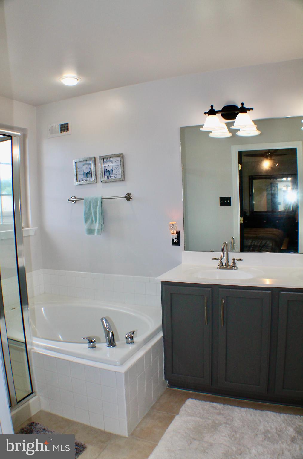 216 Barnhill Road Perkasie, PA 18944 - Photo 28 of 48 Main Bathroom