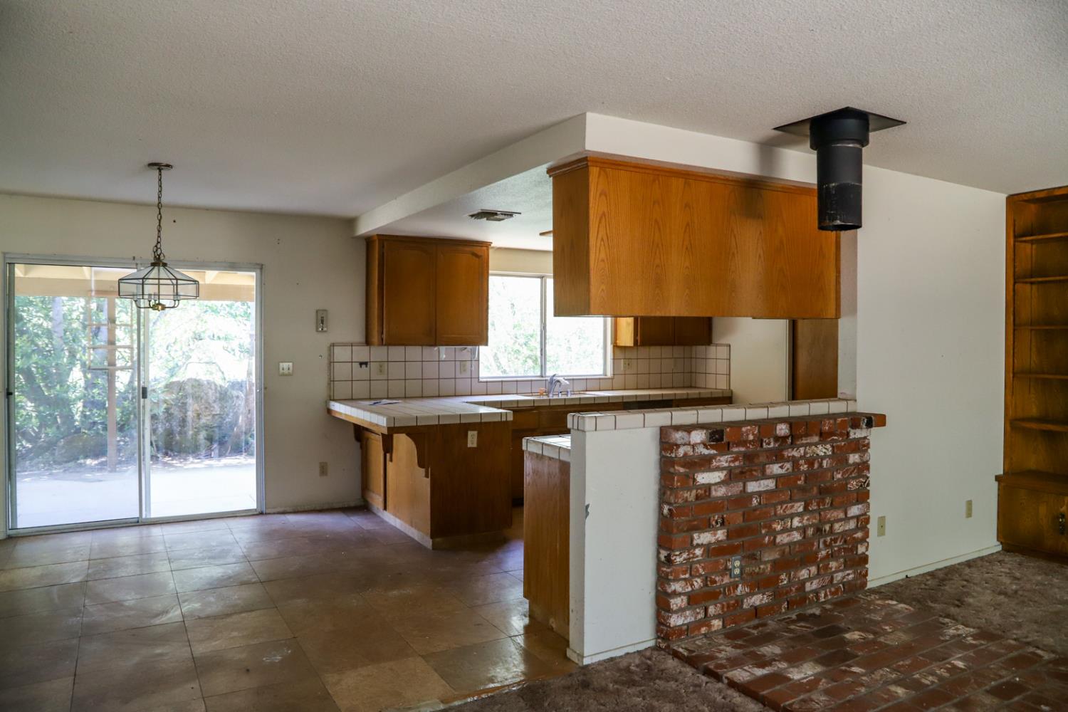 47112 Bissett Station Road Oakhurst, CA 93644 - Photo 5 of 31