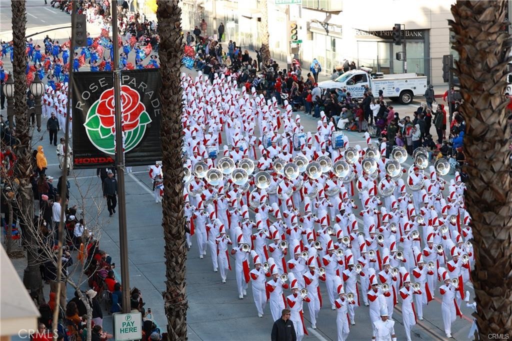 39 South Los Robles Avenue, Unit 6010 Pasadena, CA 91101 - Photo 29 of 38 a city view