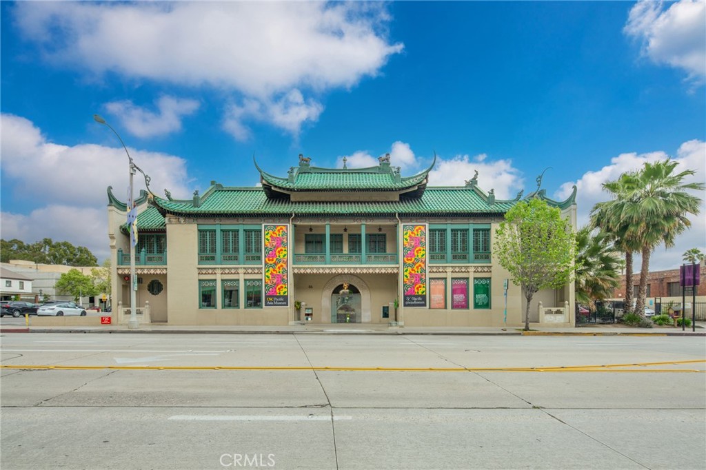 39 South Los Robles Avenue, Unit 6010 Pasadena, CA 91101 - Photo 34 of 38 a front view of school