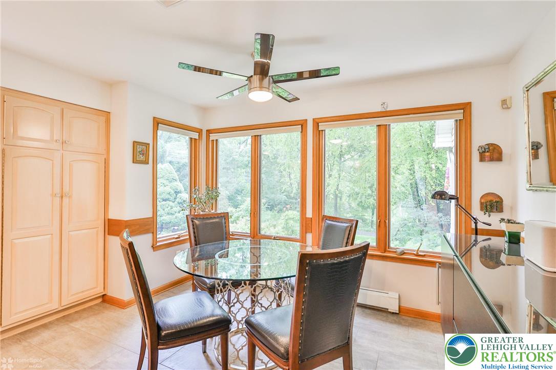 3745 Orefield Road Allentown, PA 18104 - Photo 24 of 76 Breakfast area