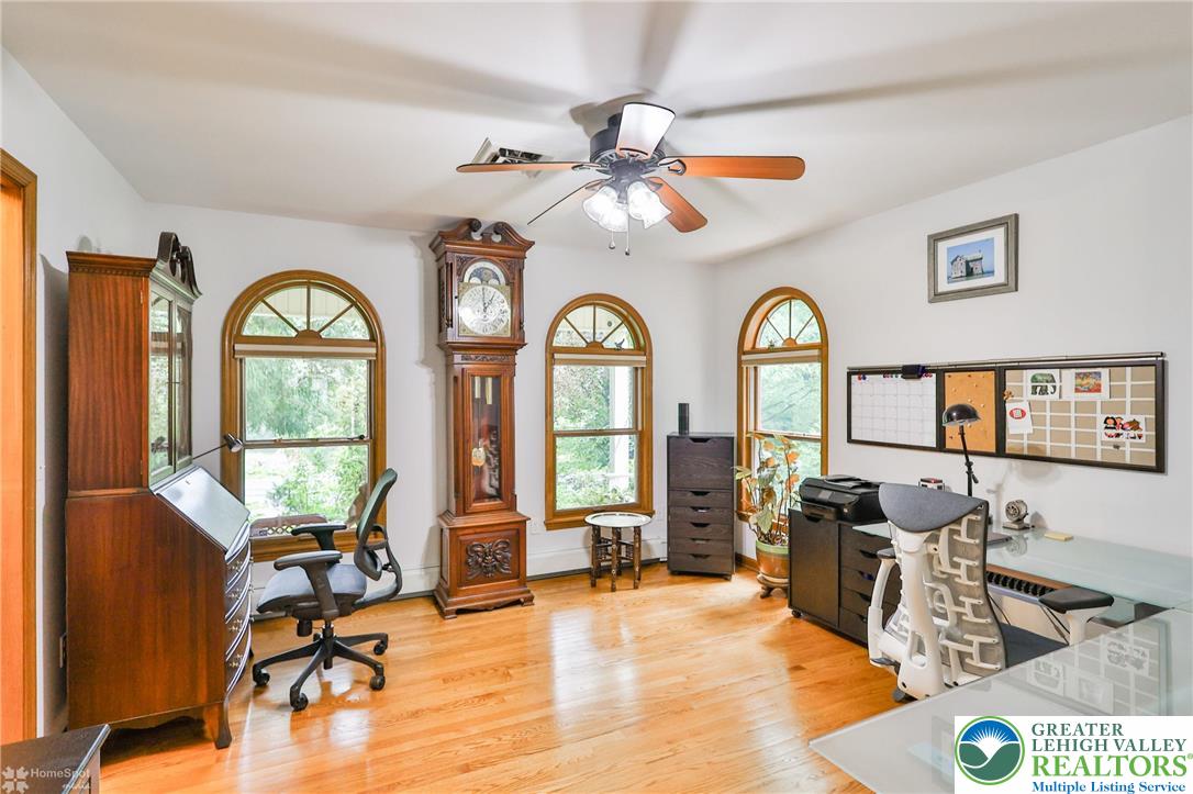 3745 Orefield Road Allentown, PA 18104 - Photo 30 of 76 Den/office