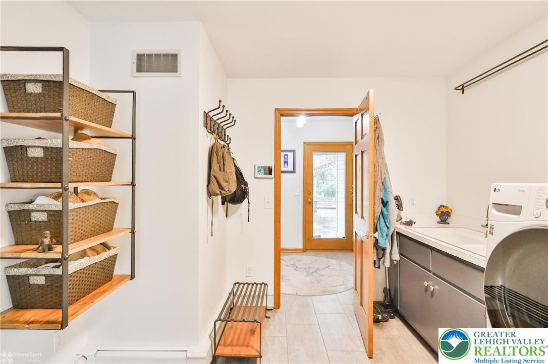 3745 Orefield Road Allentown, PA 18104 - Photo 50 of 76 Laundry/mudroom
