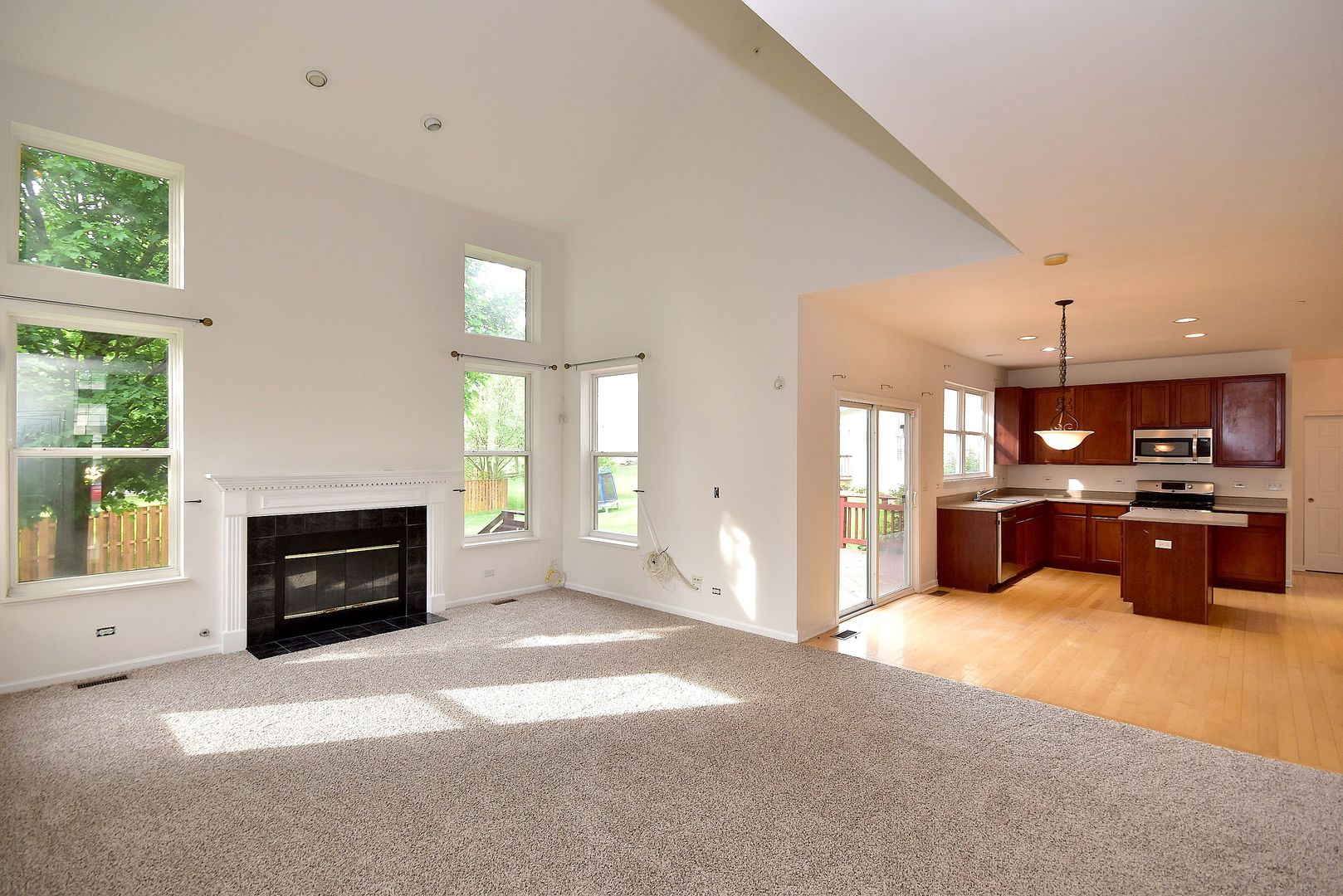 6050 Russell Drive Hoffman Estates, IL 60192 - Photo 12 of 33