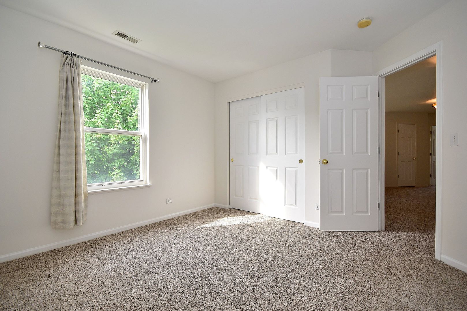 6050 Russell Drive Hoffman Estates, IL 60192 - Photo 18 of 33