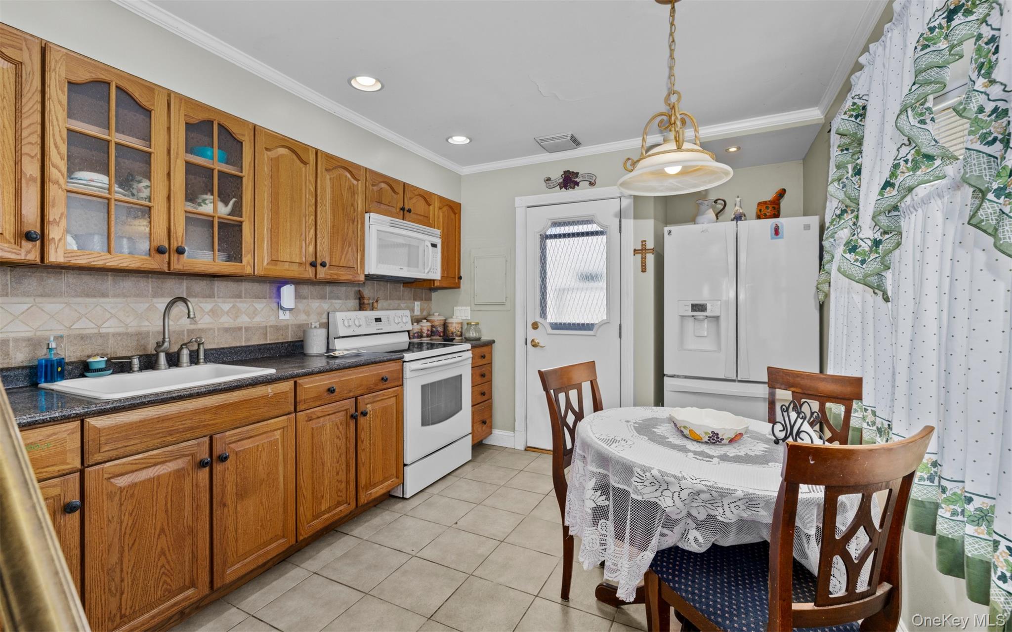 82 Barnyard Lane Levittown, NY 11756 - Photo 8 of 24