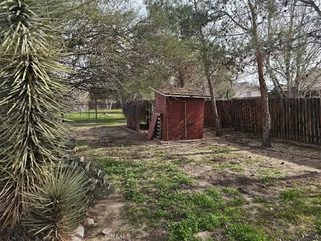 $425,000 | 18904 Madrone Street, Hesperia, CA 92345