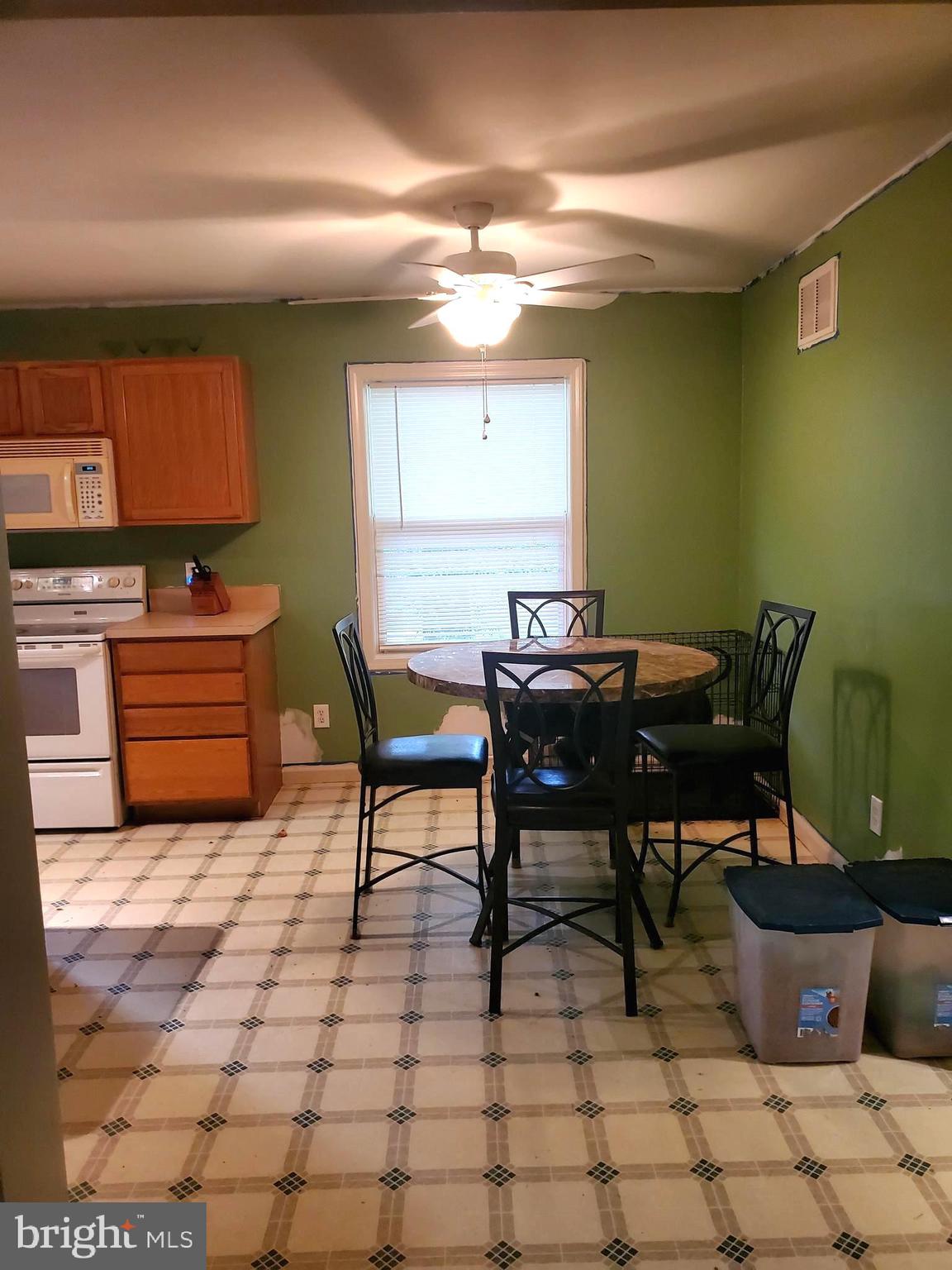 86 Whitetail Lane Magnolia, DE 19962 - Photo 8 of 18 a view of a dining room with furniture