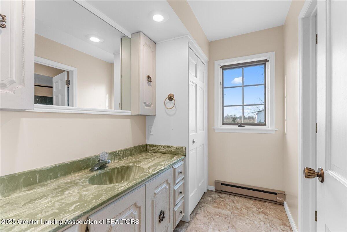 4226 West Bennington Road Owosso, MI 48867 - Photo 21 of 54 19-Media Jett - 11