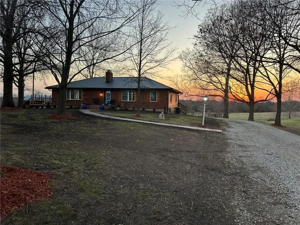 $1,350,000 | 32240 Rockville Road, Louisburg, KS 66053