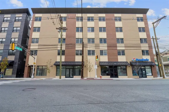 $2,215 | 311-315 West Side Avenue, Unit 207, Jersey City, NJ 07305