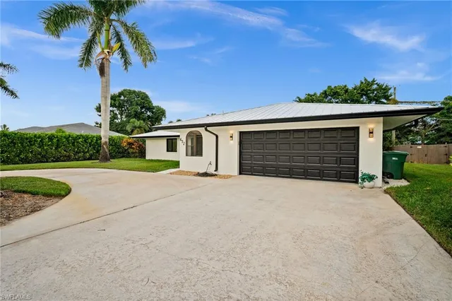 $1,075,000 | 472 Palm River Boulevard, Naples, FL 34110