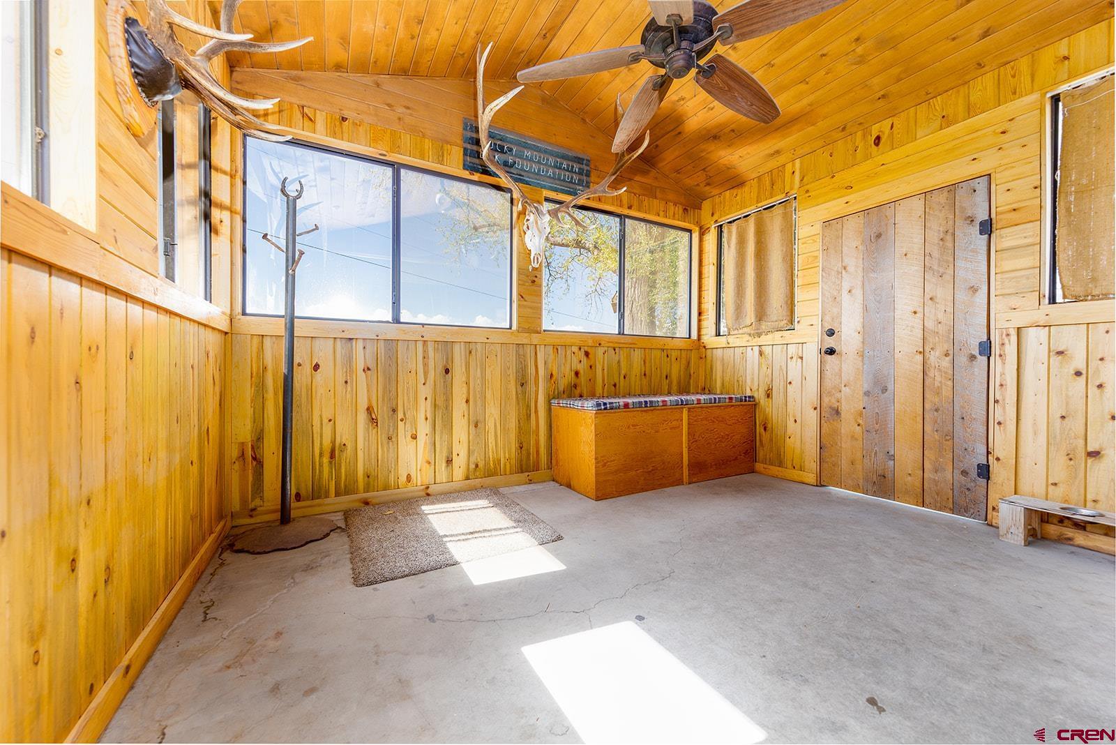 9467 6097 Road Montrose, CO 81401 - Photo 29 of 34 a view of a bathroom with a tub