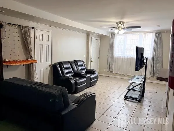 $2,395 | 265 College Drive, Edison, NJ 08817