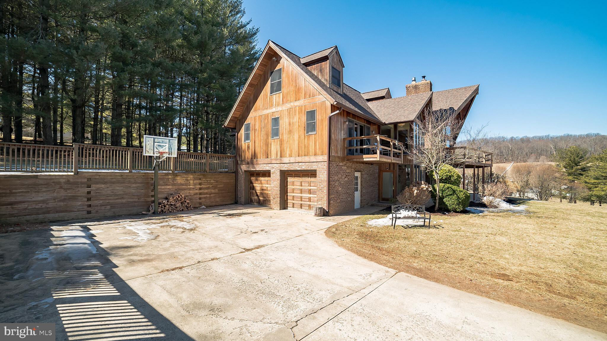 4757 Buffalo Road Mount Airy, MD 21771 - Photo 31 of 50 a front view of a house with a yard