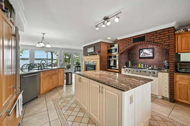 $979,900 | 6 Lufkin Lane, Mercer, ME 04957