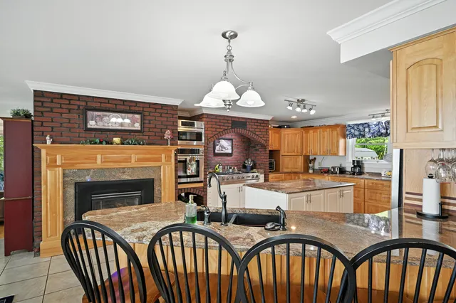 $979,900 | 6 Lufkin Lane, Mercer, ME 04957