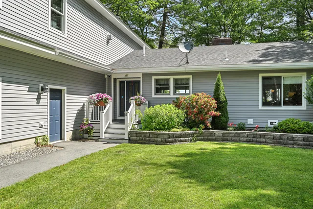 $979,900 | 6 Lufkin Lane, Mercer, ME 04957