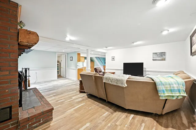 $979,900 | 6 Lufkin Lane, Mercer, ME 04957