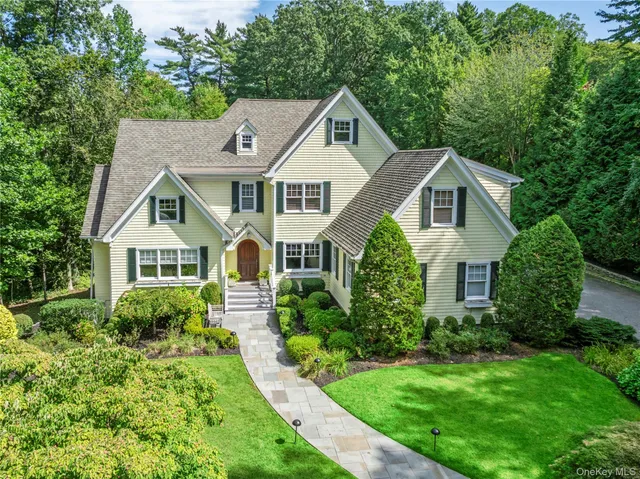 $3,749,000 | 12 Parish Drive, Locust Valley, NY 11560