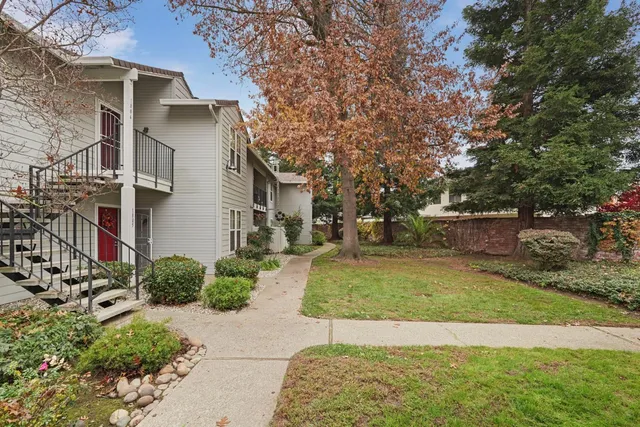 $289,950 | 2400 Eilers Lane, Unit 1806, Lodi, CA 95242