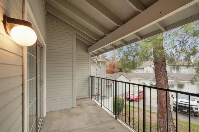 $289,950 | 2400 Eilers Lane, Unit 1806, Lodi, CA 95242