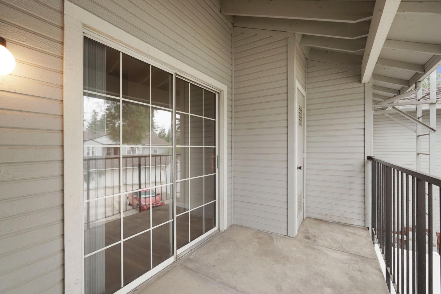 2400 Eilers Lane, Unit 1806 Lodi, CA 95242 - Photo 22 of 29 a view of a door