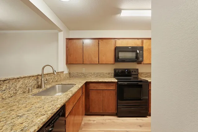 $289,950 | 2400 Eilers Lane, Unit 1806, Lodi, CA 95242