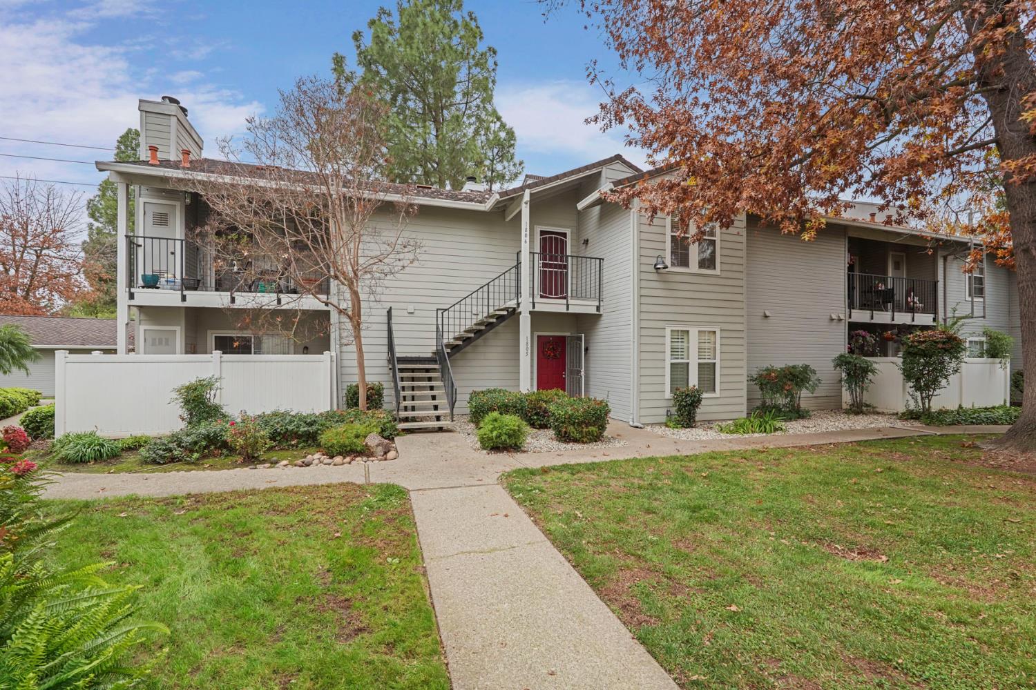 2400 Eilers Lane, Unit 1806 Lodi, CA 95242 - Photo 9 of 29 a front view of a house with a yard