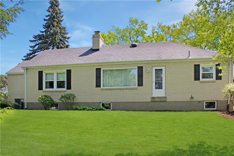 141 Artlee Avenue Butler, PA 16001 - Photo 3 of 19 Gallery Image 3