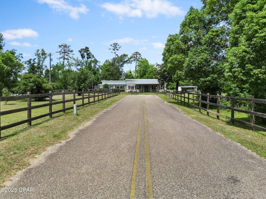 133 Devane Road Chattahoochee, FL 32324 - Photo 5 of 39 20251009160303801449000000-o