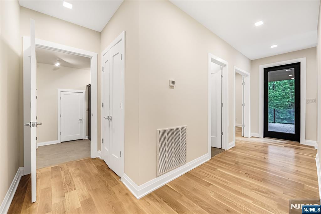 10 Big Ramapo Road Saddle River, NJ 07458 - Photo 17 of 44