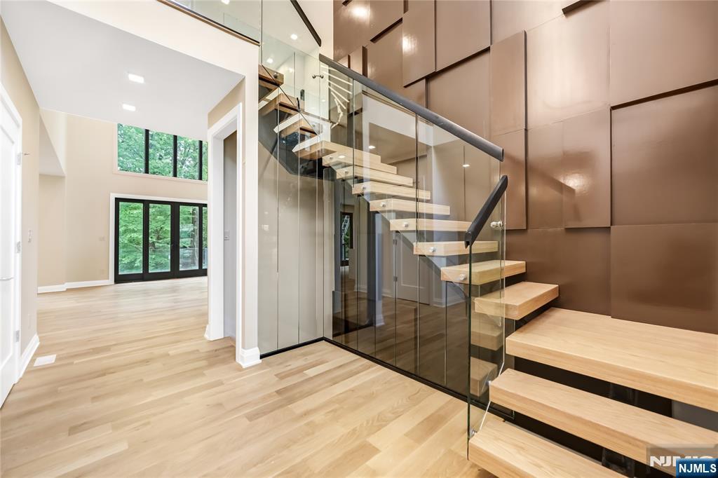 10 Big Ramapo Road Saddle River, NJ 07458 - Photo 5 of 44 a view of entryway