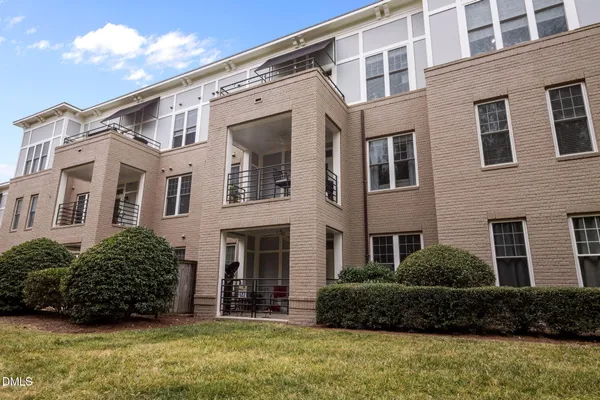 $299,900 | 501 Finsbury Street, Unit 202, Durham, NC 27703