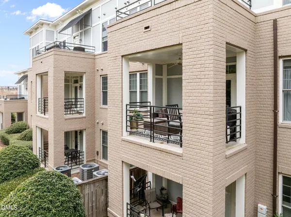 $299,900 | 501 Finsbury Street, Unit 202, Durham, NC 27703