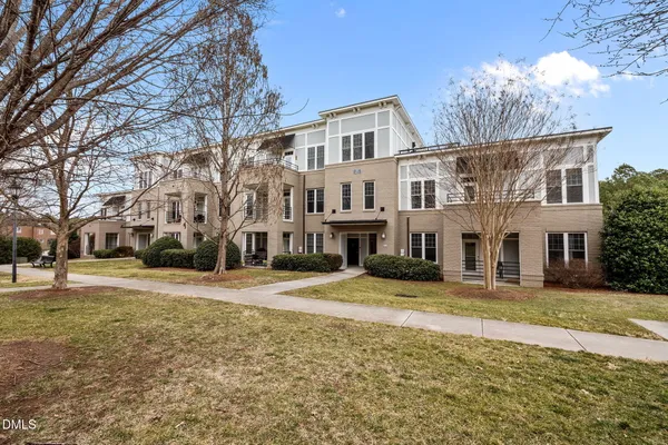 $299,900 | 501 Finsbury Street, Unit 202, Durham, NC 27703