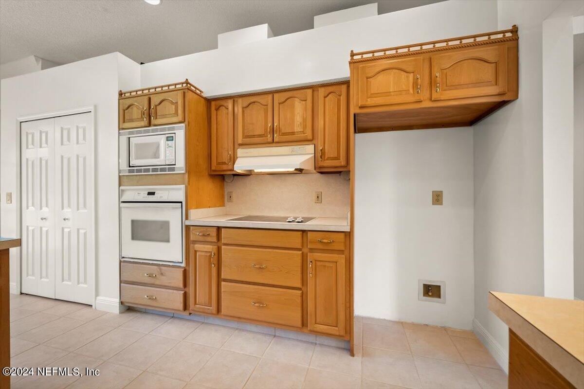 10967 Heathfield Road Jacksonville, FL 32225 - Photo 20 of 39 a view of walk in closet