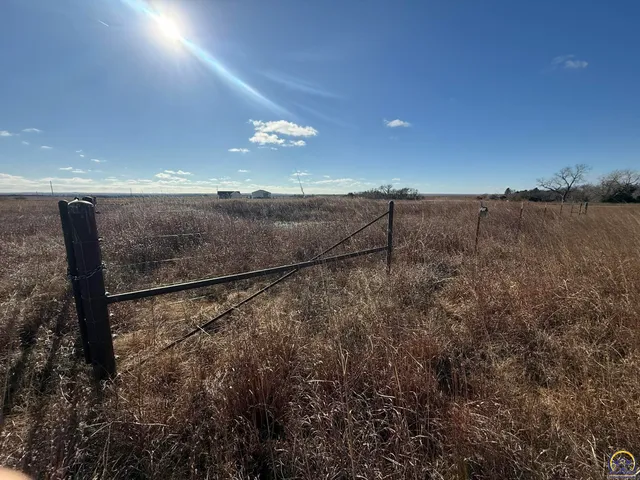 $305,000 | 2265 U Road, Strong City, KS 66869