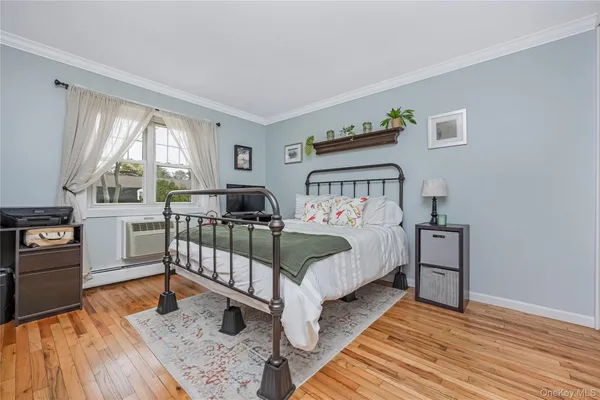 $349,999 | 10 Glen Hollow Drive, Unit C7, Holtsville, NY 11742