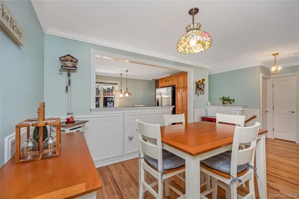 $349,999 | 10 Glen Hollow Drive, Unit C7, Holtsville, NY 11742