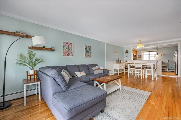 $349,999 | 10 Glen Hollow Drive, Unit C7, Holtsville, NY 11742
