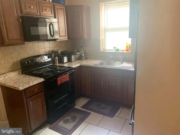 a close up view of washer and dryer
