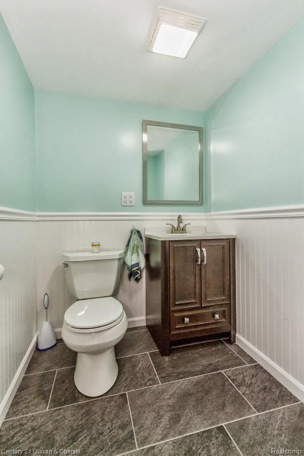 15072 Champaign Road Allen Park, MI 48101 - Photo 22 of 28 23.jpg