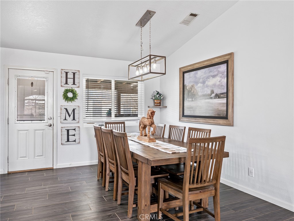 22585 Ocotillo Way Apple Valley, CA 92308 - Photo 13 of 42