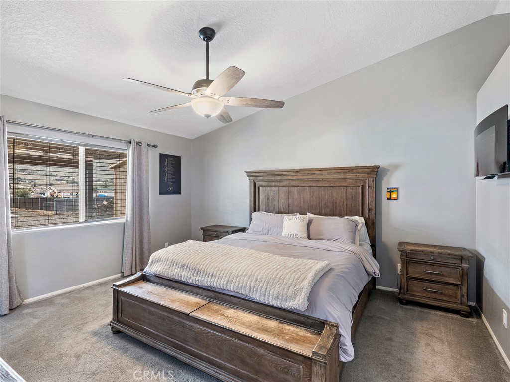 22585 Ocotillo Way Apple Valley, CA 92308 - Photo 15 of 42