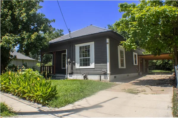 $74,900 | 1106 6th Street Southeast, Paris, TX 75460