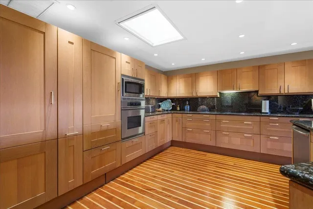 $1,650,000 | 50 Puu Anoano Street, Unit 2204, Lahaina, HI 96761