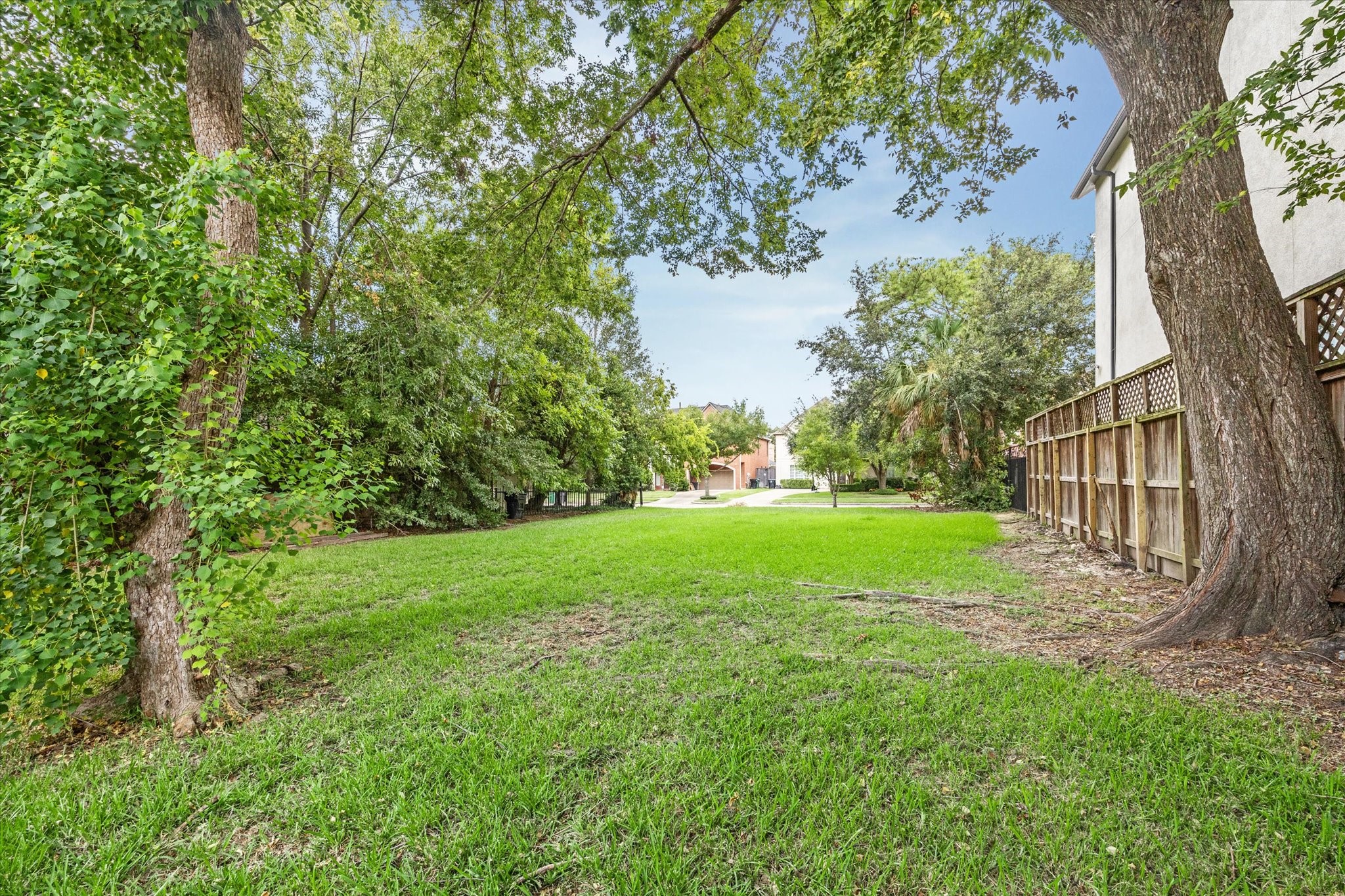 5357 Lampasas Street Houston, TX 77056 - Photo 3 of 6