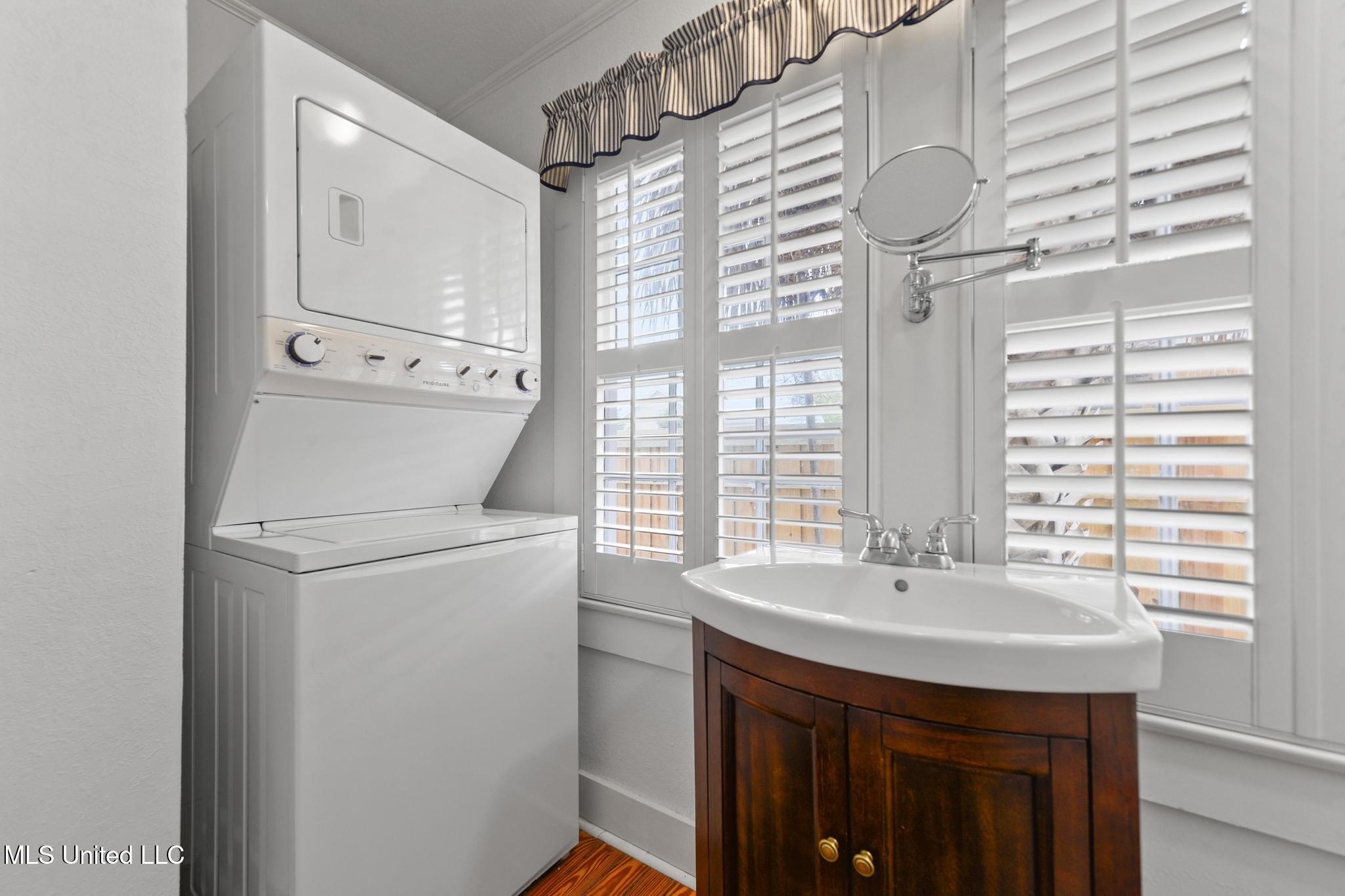 321 State Street Bay St. Louis, MS 39520 - Photo 19 of 32 019