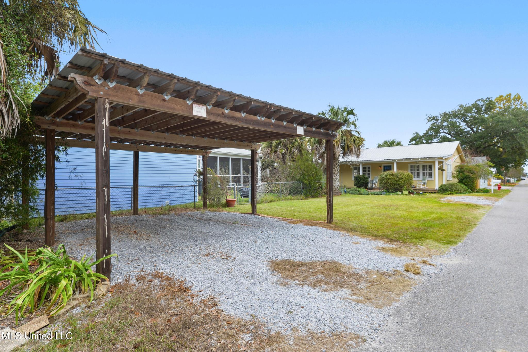 321 State Street Bay St. Louis, MS 39520 - Photo 24 of 32 024